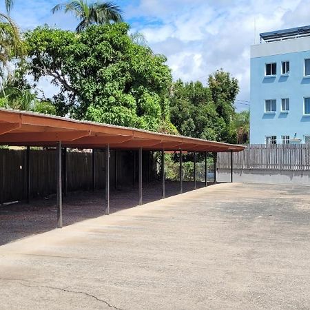 הרווי ביי Tower Court Motel - Adults Only Haven מראה חיצוני תמונה