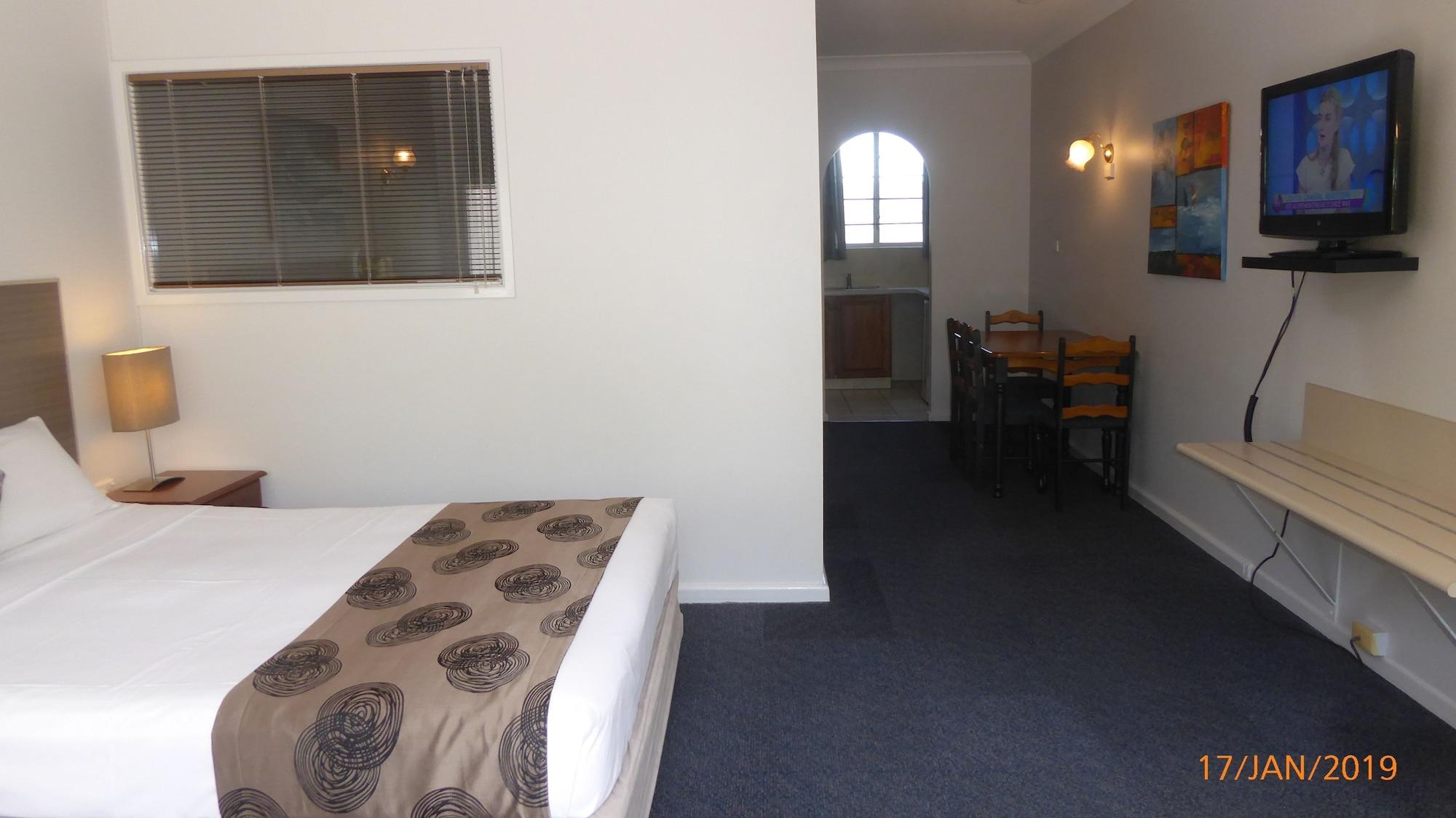 הרווי ביי Tower Court Motel - Adults Only Haven מראה חיצוני תמונה