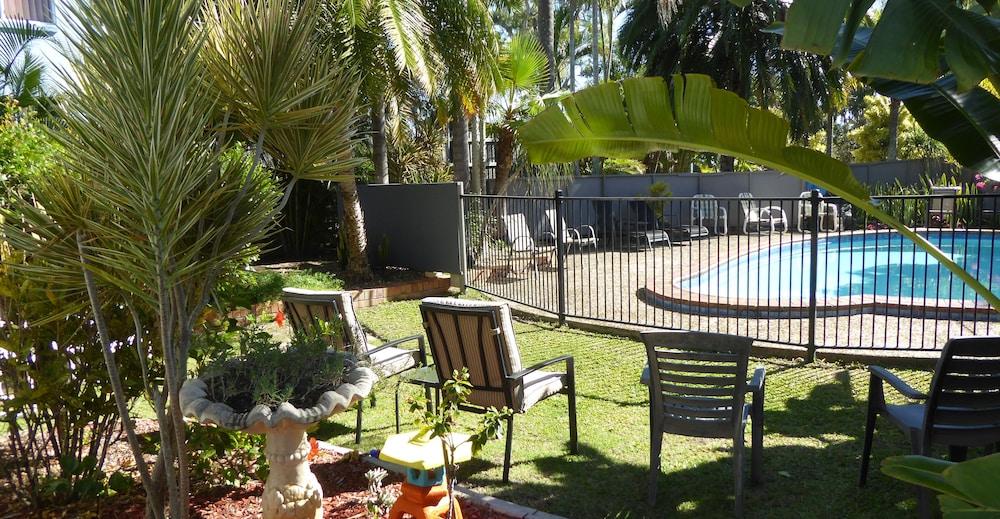 הרווי ביי Tower Court Motel - Adults Only Haven מראה חיצוני תמונה