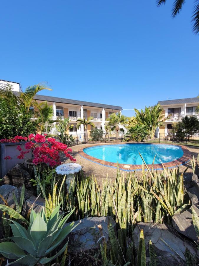 הרווי ביי Tower Court Motel - Adults Only Haven מראה חיצוני תמונה