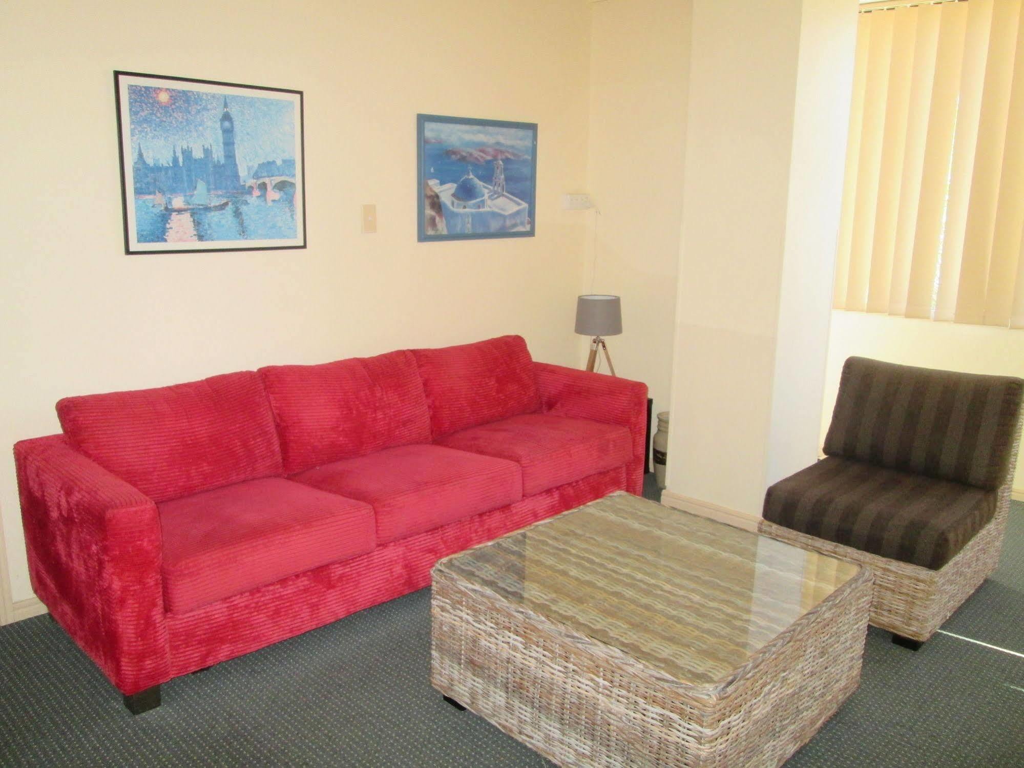 הרווי ביי Tower Court Motel - Adults Only Haven מראה חיצוני תמונה