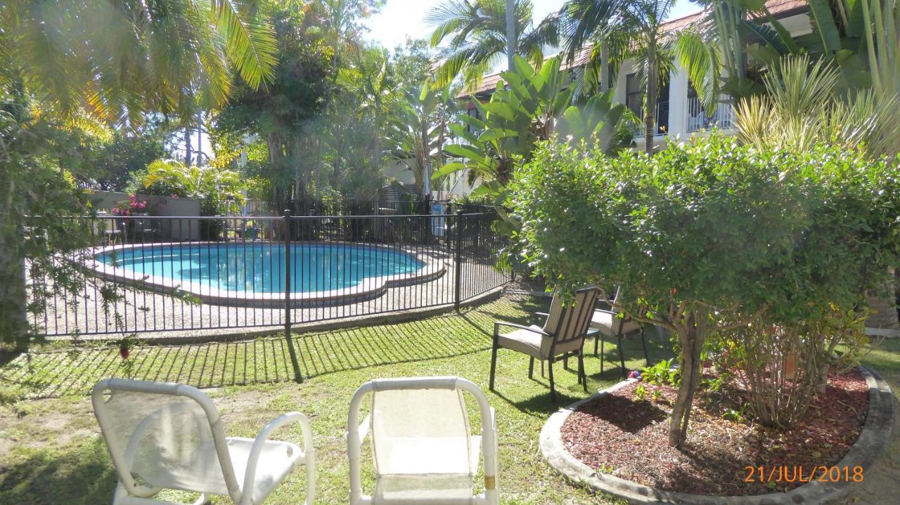 הרווי ביי Tower Court Motel - Adults Only Haven מראה חיצוני תמונה